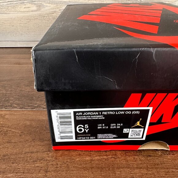 Nike Air Jordan 1 Low OG GS Size 6.5 Black Volt Tint HF0410 001 Glow in the Dark - Picture 9 of 9